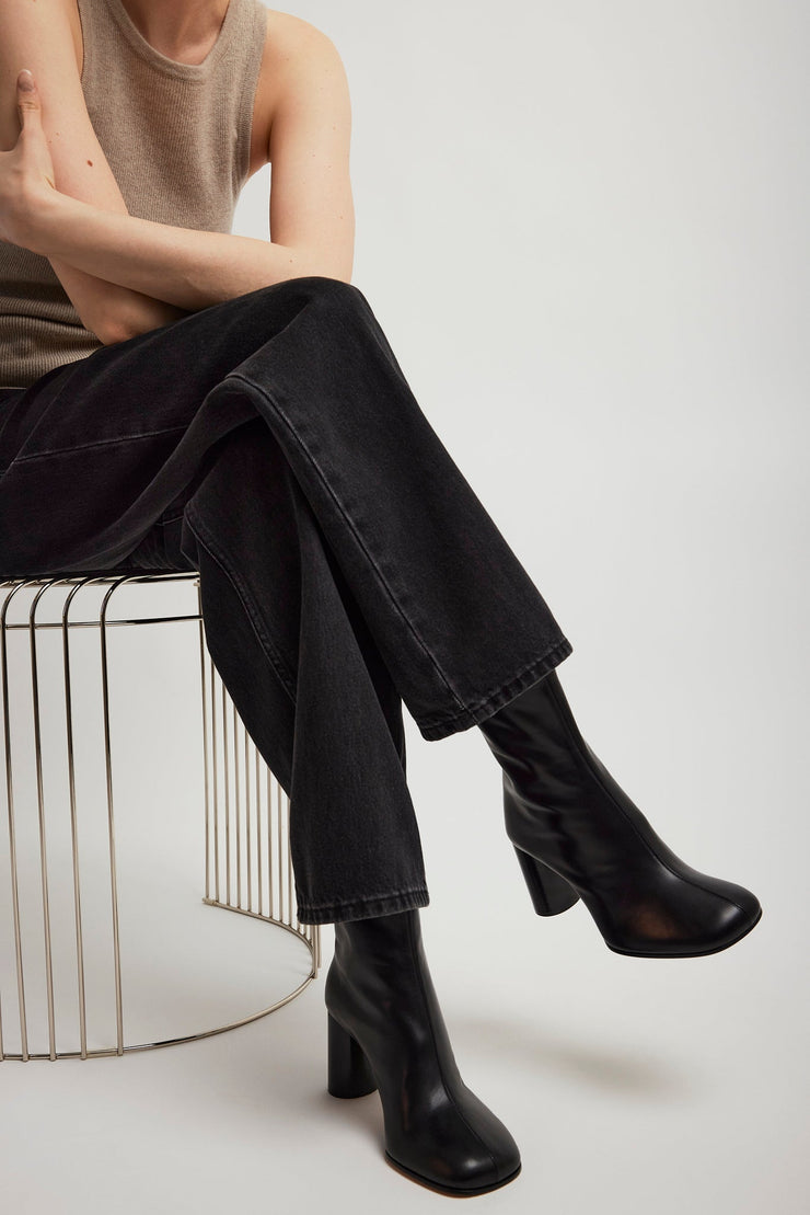 Tug 80 black ankle boots