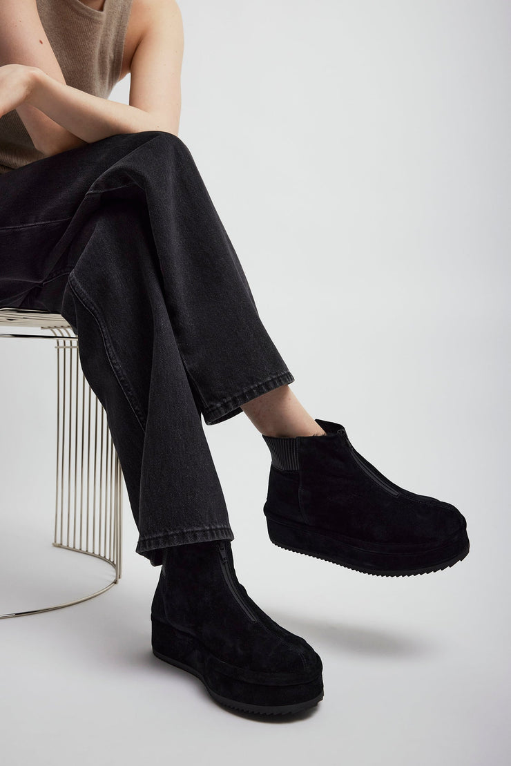 Bumper black booties