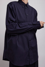 Button blue collar shirt