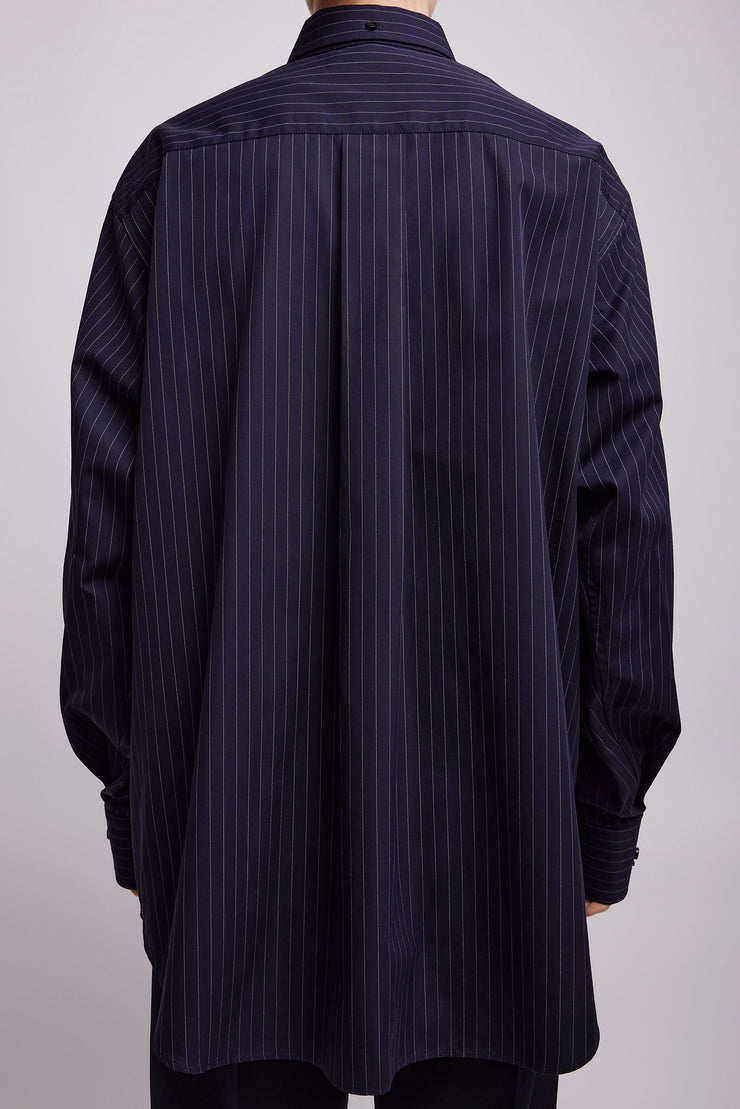 Button blue collar shirt