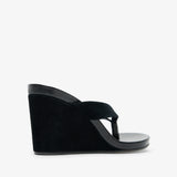 Round black wedges