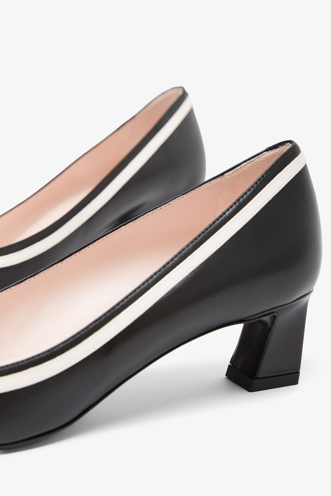 パンプス Roger Vivier FW25 DEC.TROMPETTE T.45 (RVW44815280NK0 B999) ピンク Woman トランペット パテントレザー パンプス