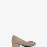 Roundy 25 beige patent pumps