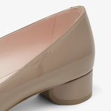 Roundy 25 beige patent pumps