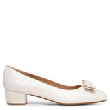 Vara 22 white leather pumps