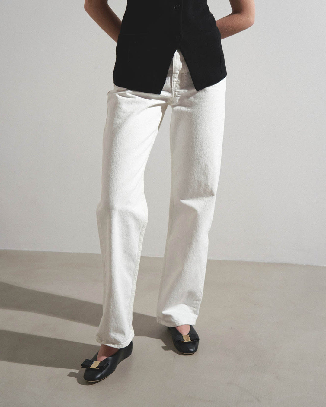 フラットシューズ FERRAGAMO BLACK LEATHER VANNA FLATS Ferragamo Black Vanna Flats | italist