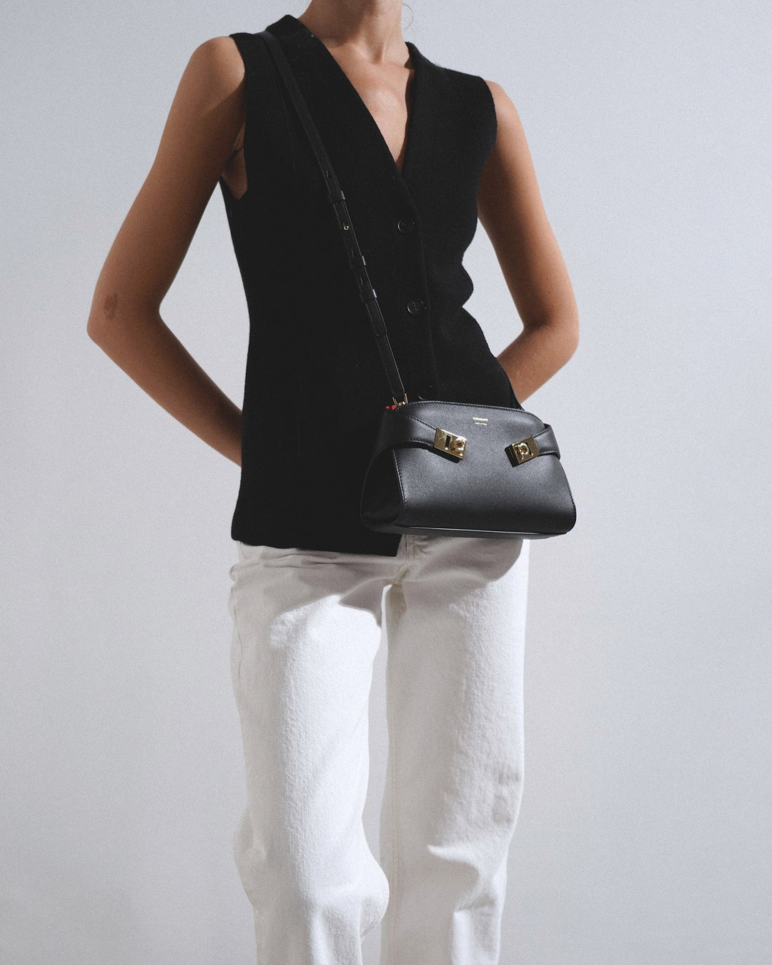 Ferragamo | Hug black leather bag | Savannahs