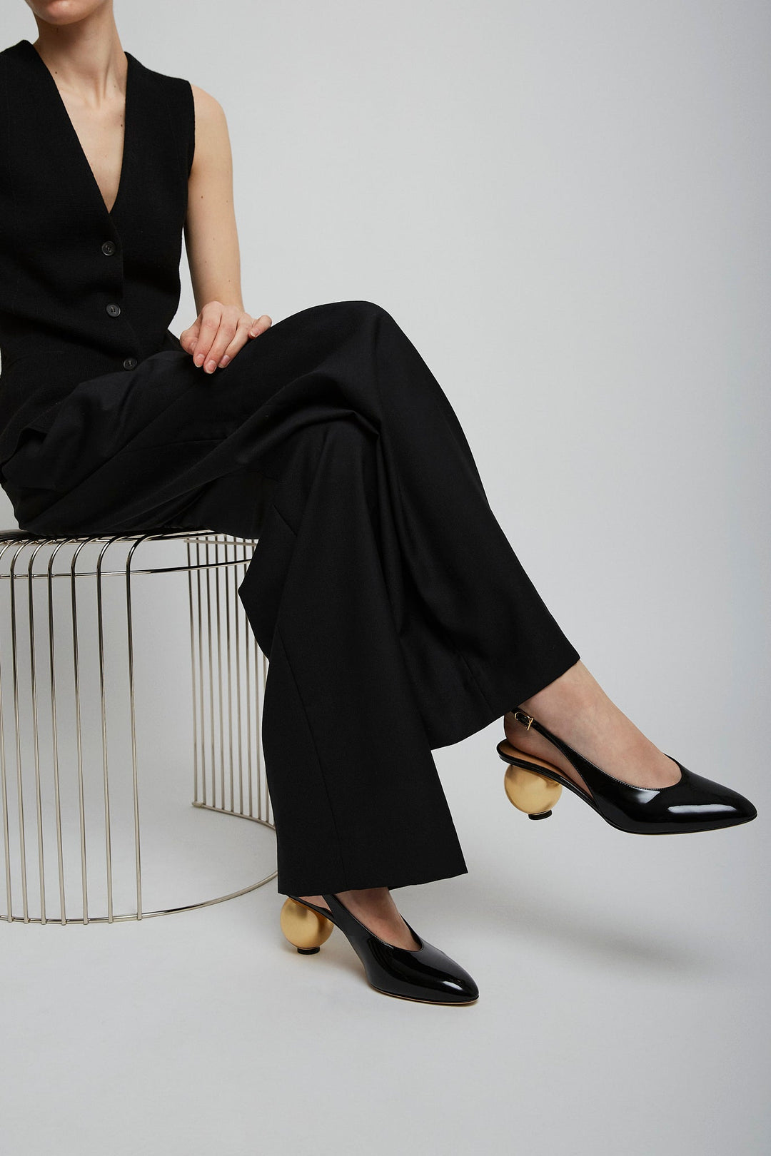パンプス SALVATORE FERRAGAMO Black Leather Tessie 70 Pumps Ferragamo | Tessie 70 black sling pumps | Savannahs