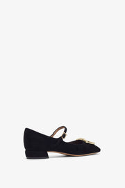 Marry 2 black pumps
