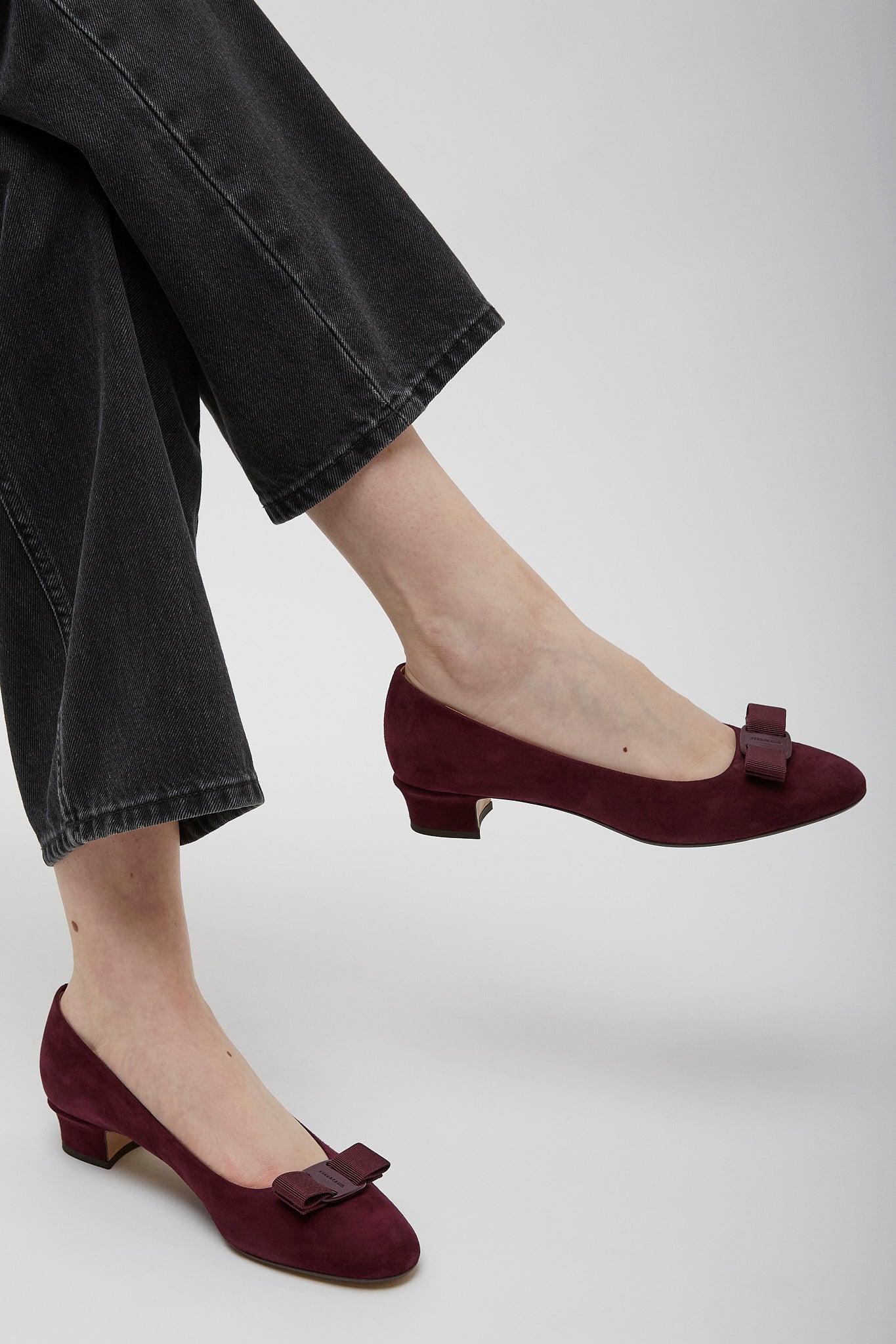 Vara 2.0 plum suede pumps