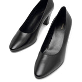 Charlotte black pumps