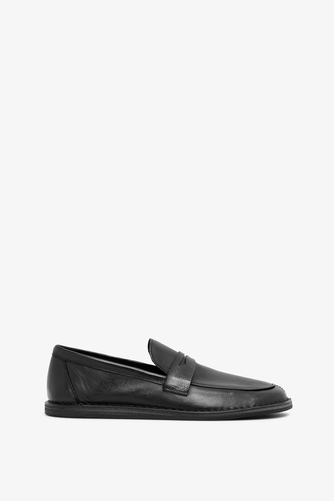 【送料&関税込】The Row Cary Leather Loafers Cary leather loafers in black - The Row | Mytheresa