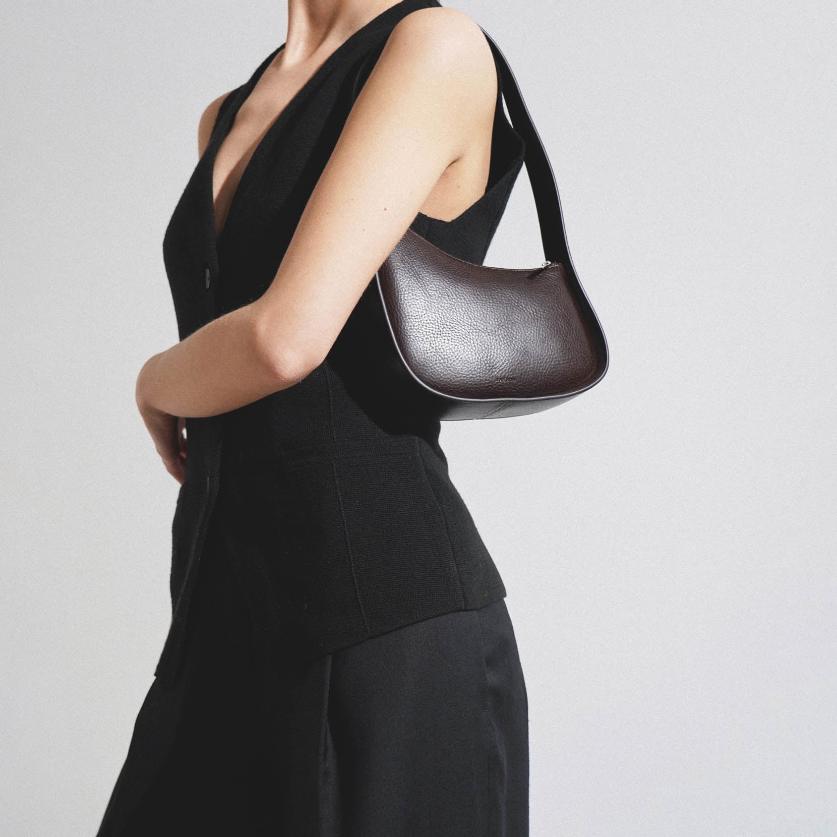 the row half moon ザロウ　ハーフムーン Half Moon Bag Black – The Row