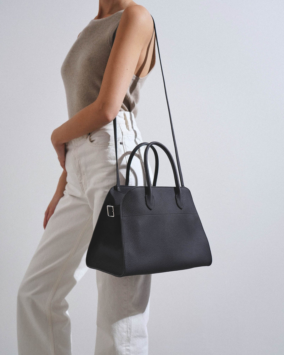 THE ROW ☆Soft Margaux 12 Sac Grain Leather ダークトープ Soft Margaux 12 Bag Beige in Leather – The Row