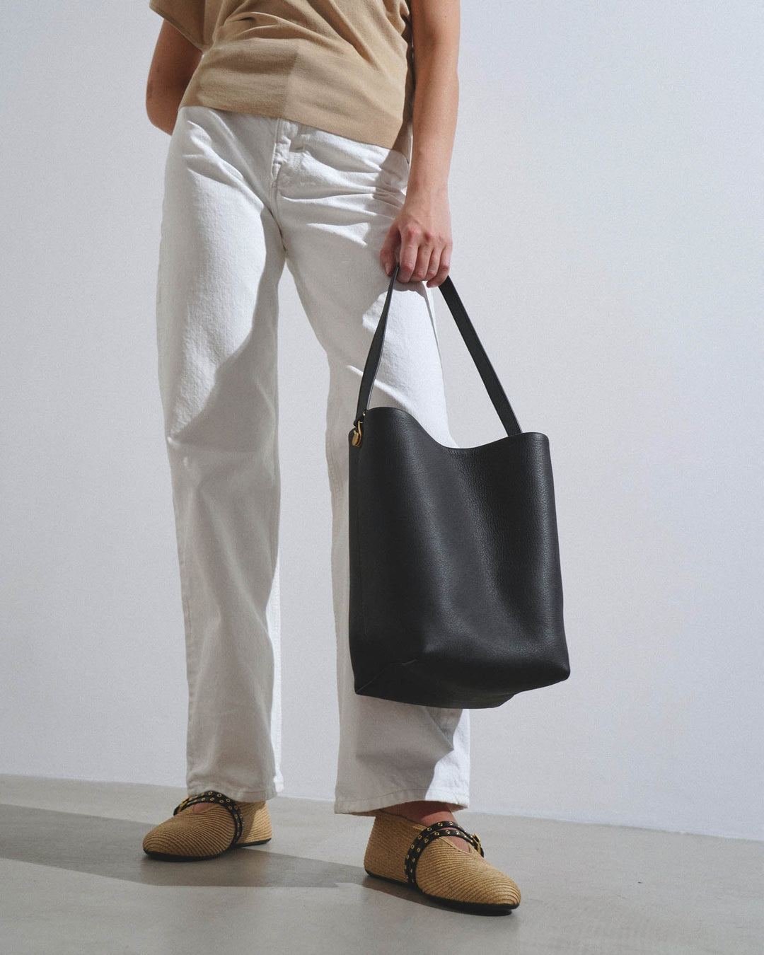 ショルダーバッグ・ポシェット [The Row] Medium NS Tote Hook Bag in Leather TR25173B-The-Row-Small-NS-hook