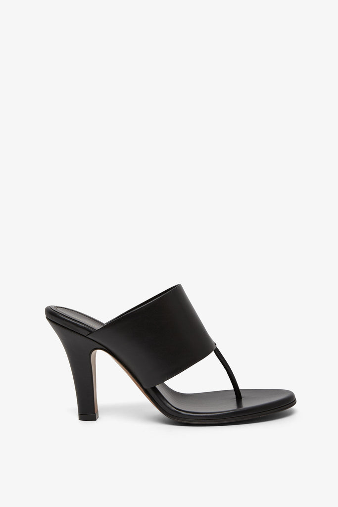 The Row | Signum black sandals | Savannahs