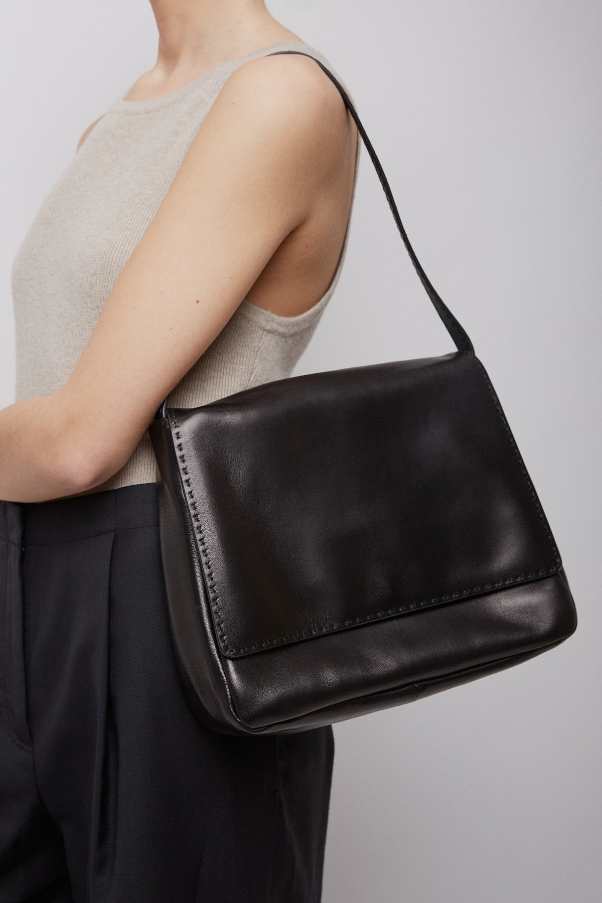 THE ROW NUANCE BLACK HOBO BAG 