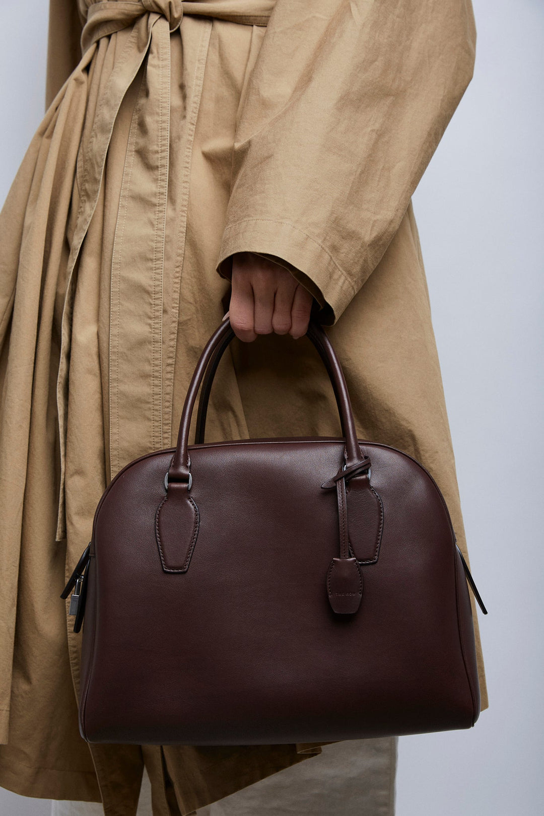 The Row | India 12.00 brown bag | Savannahs