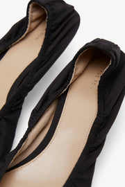 Liisa black kitten pumps