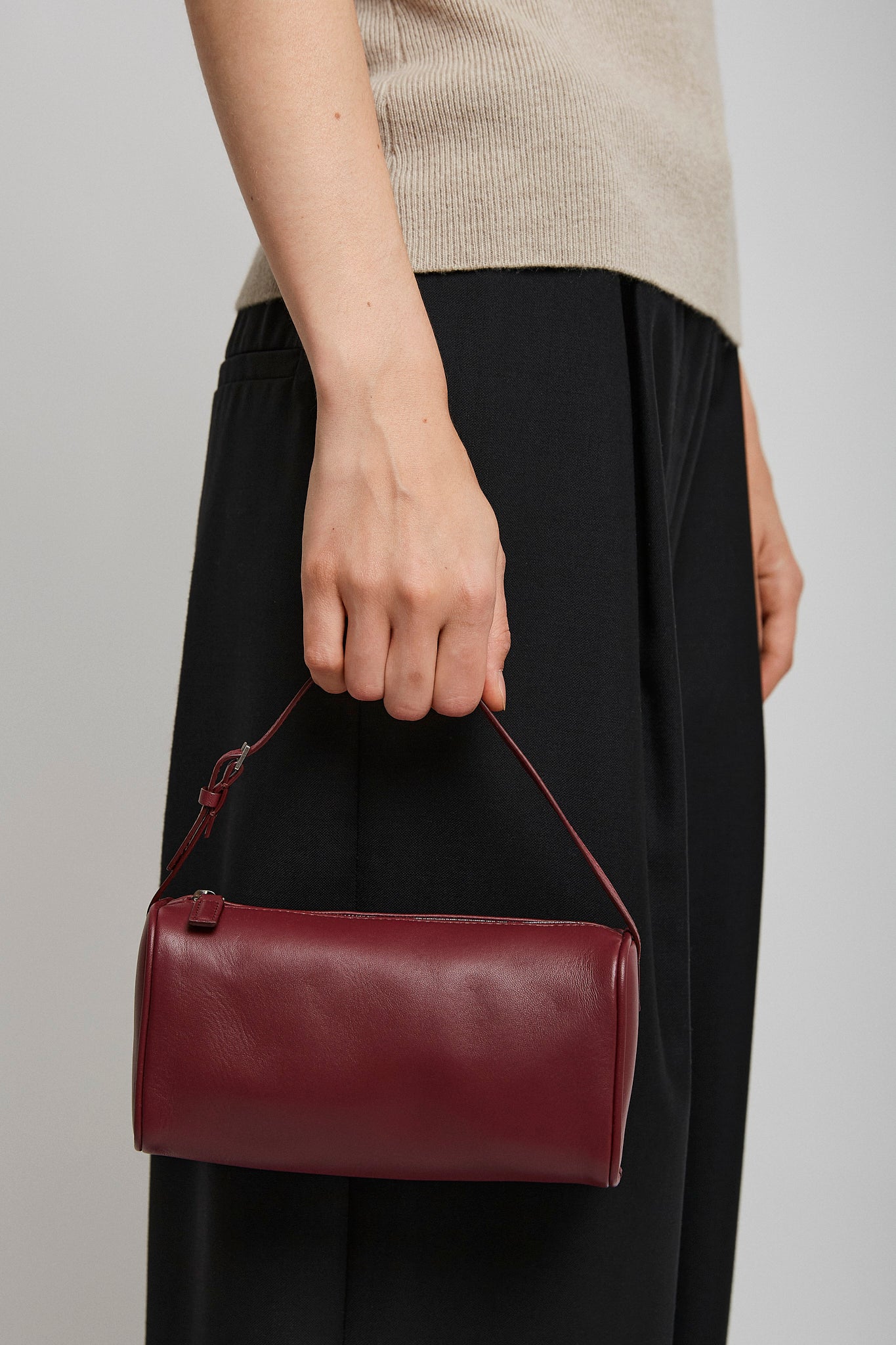 The Row | 90'S burgundy leather bag | Savannahs