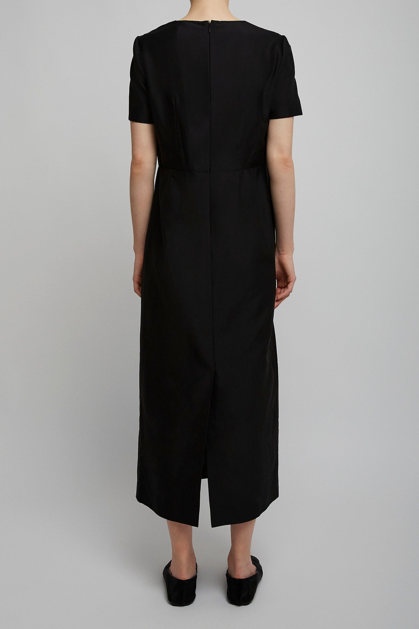 the row black dress The Row // Black Off Shoulder Long Sleeve Dress – VSP Consignment main image 1