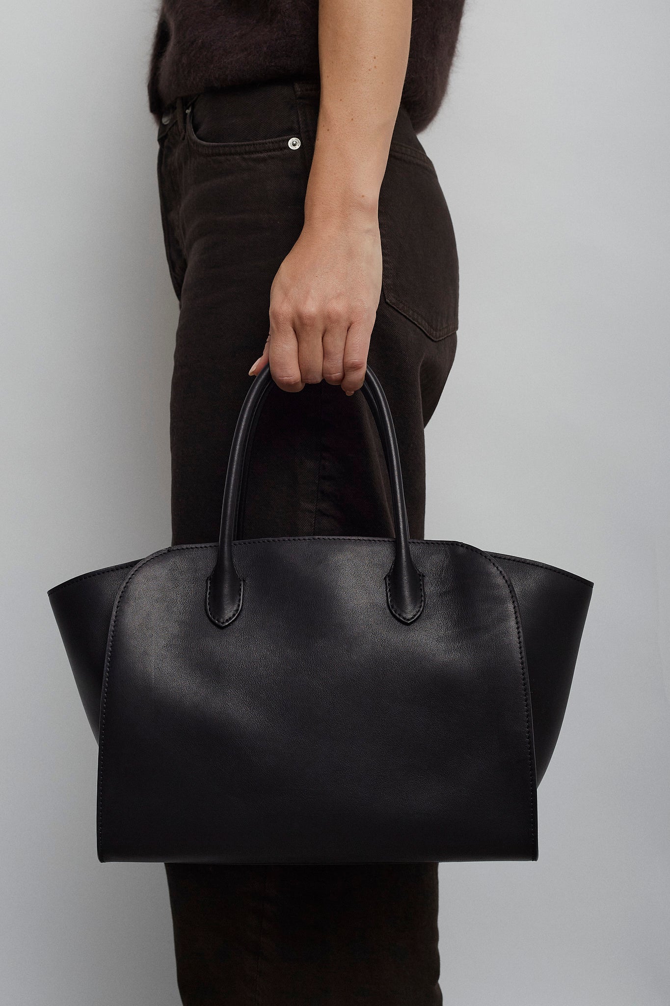 Marlo 12 black leather bag