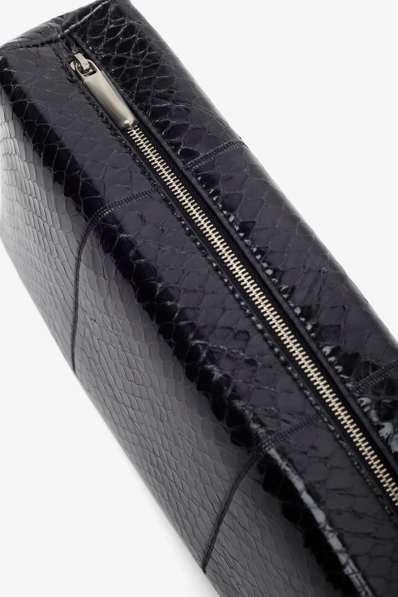 Squared compact black leather clutch