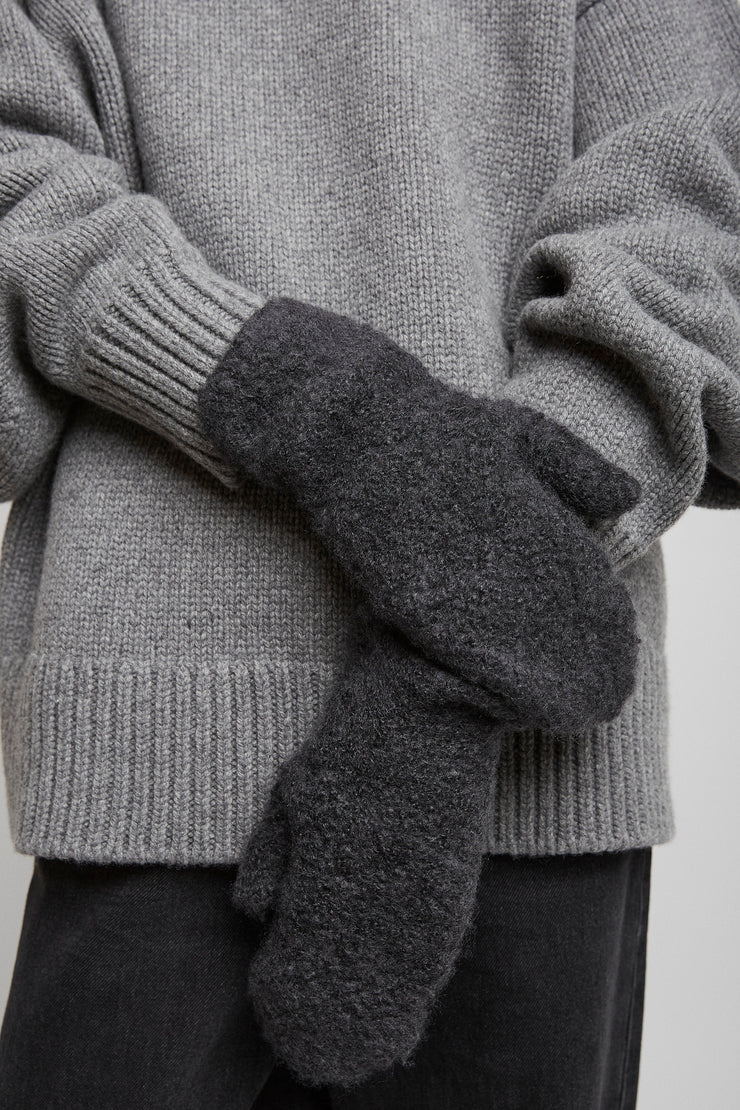 Ladislas faded black cashmere mittens
