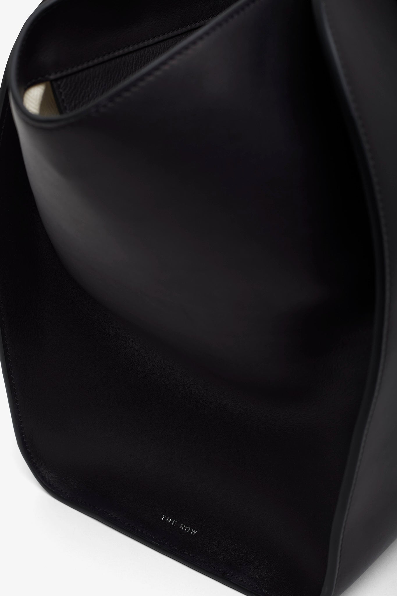 Marlo 17 black tote bag