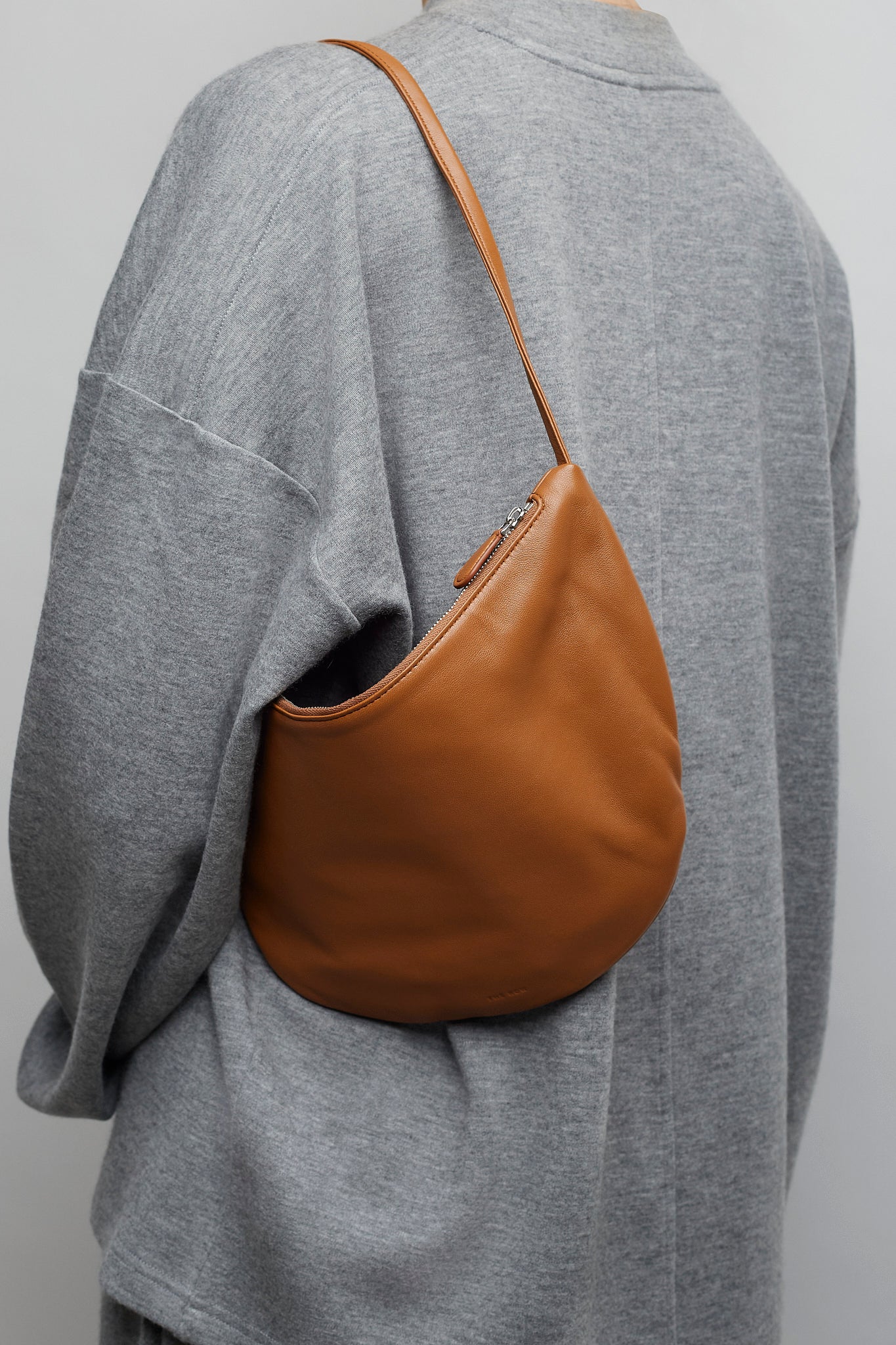 Small Izzy tan shoulder bag
