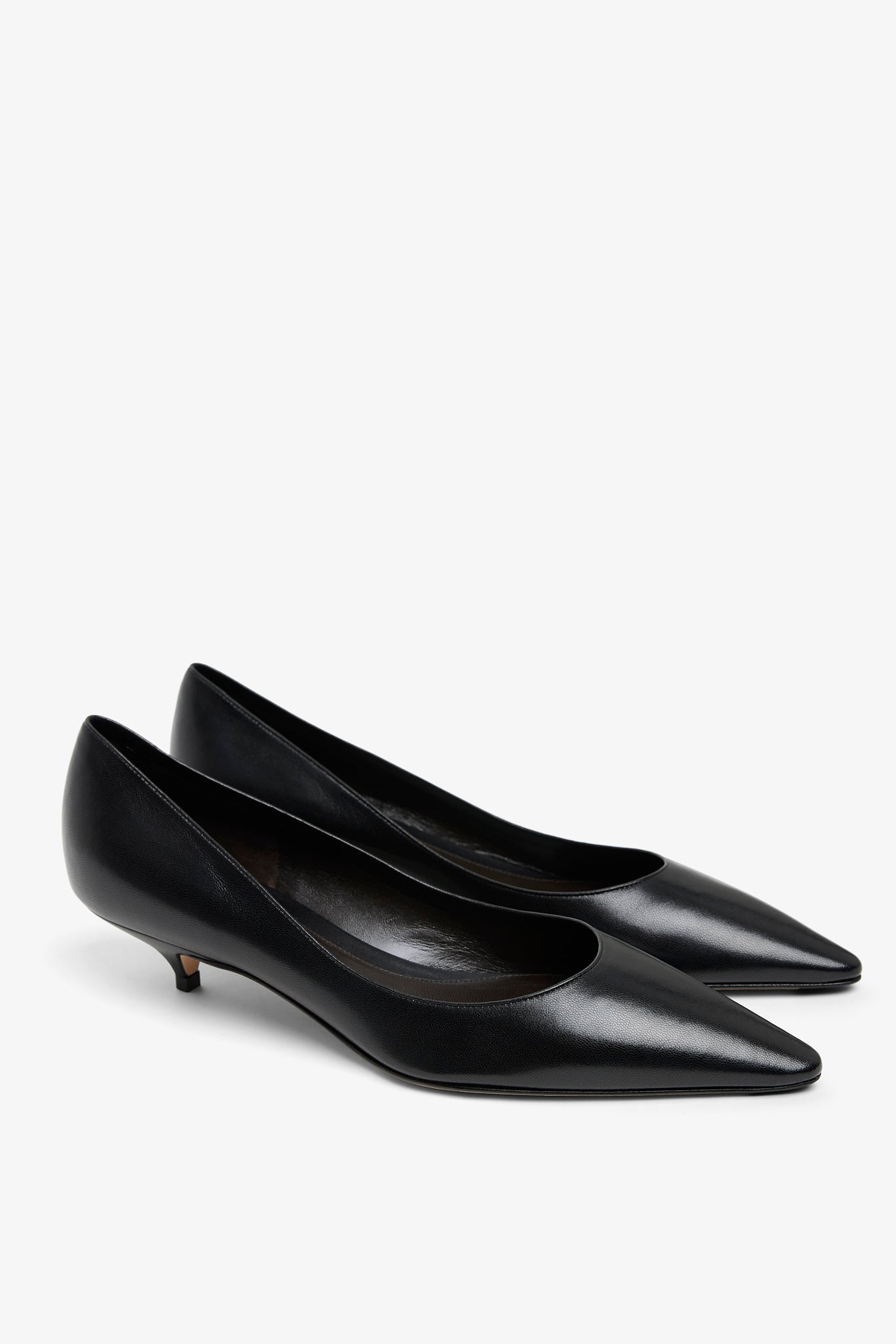 Liisa Kitten Two black pumps
