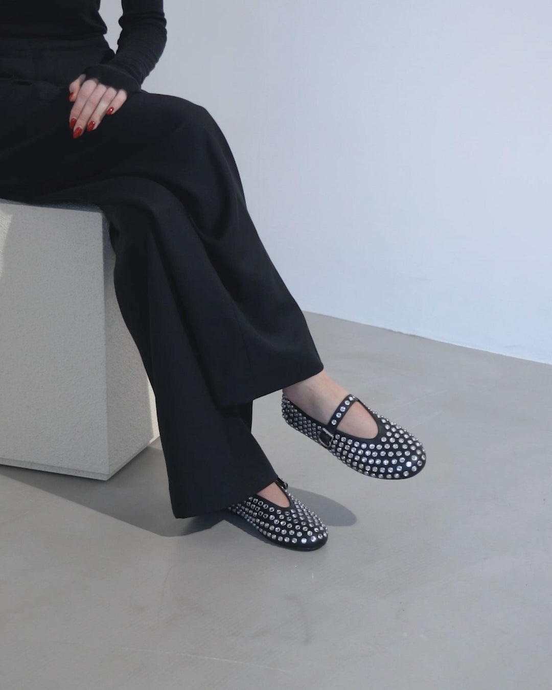 関税込 ★Alaia Embellished black leather ballet flats レザー Vienne embellished leather ballet flats in black - Alaia
