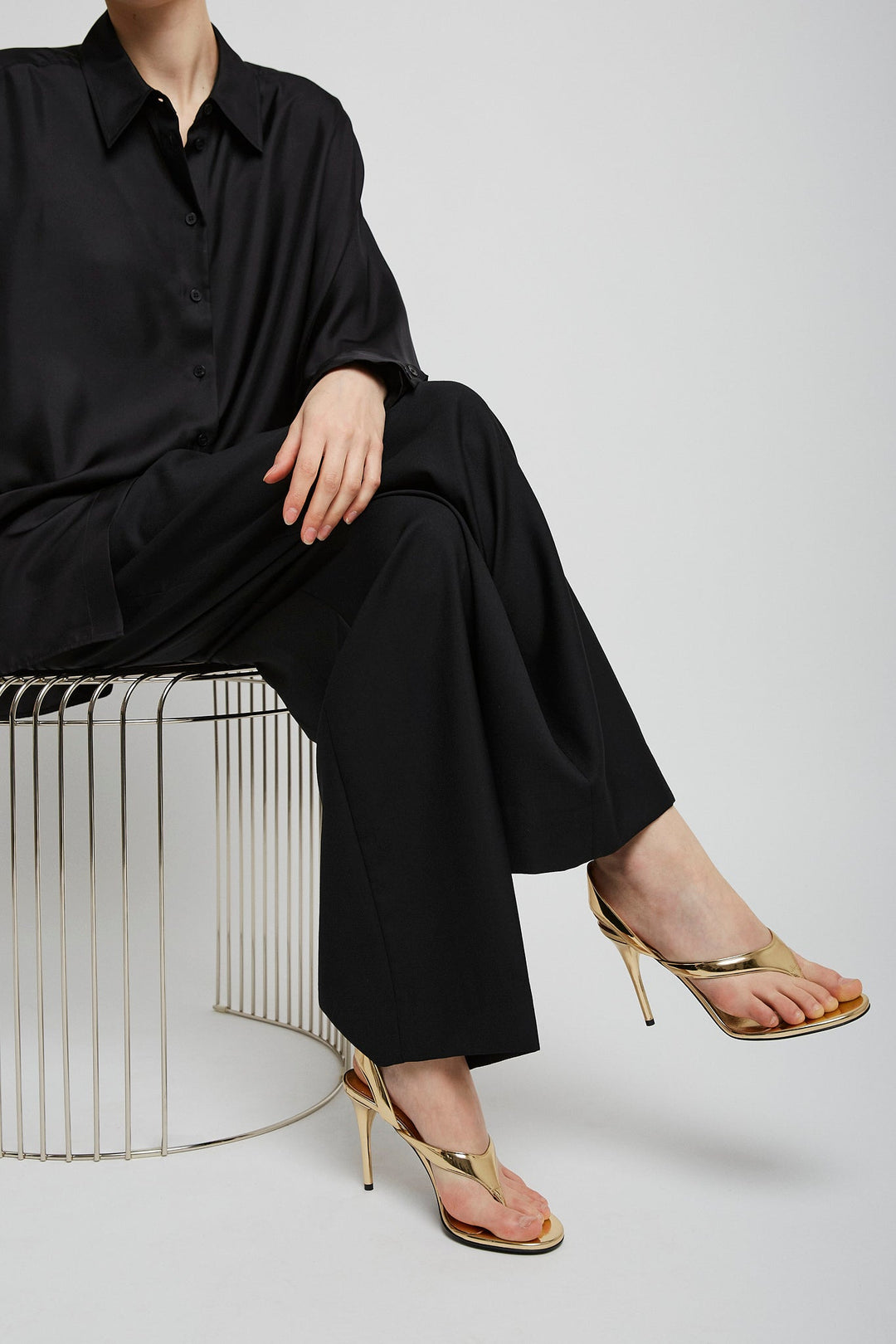 【関税込み】ALAIA ゴールド Infradito ヒールサンダル Alaïa | Infradito 90 gold leather sandals | Savannahs