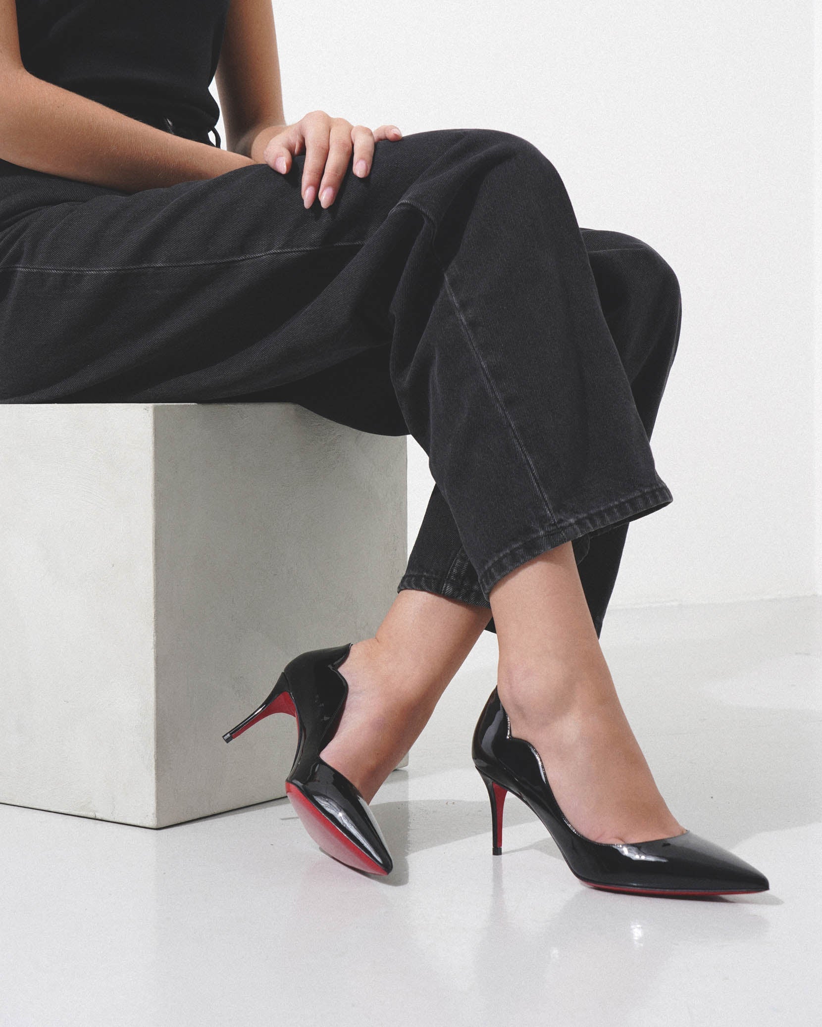 Hot Chick 70 patent black pumps