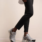 Giv 1 low-top grey runner sneakers