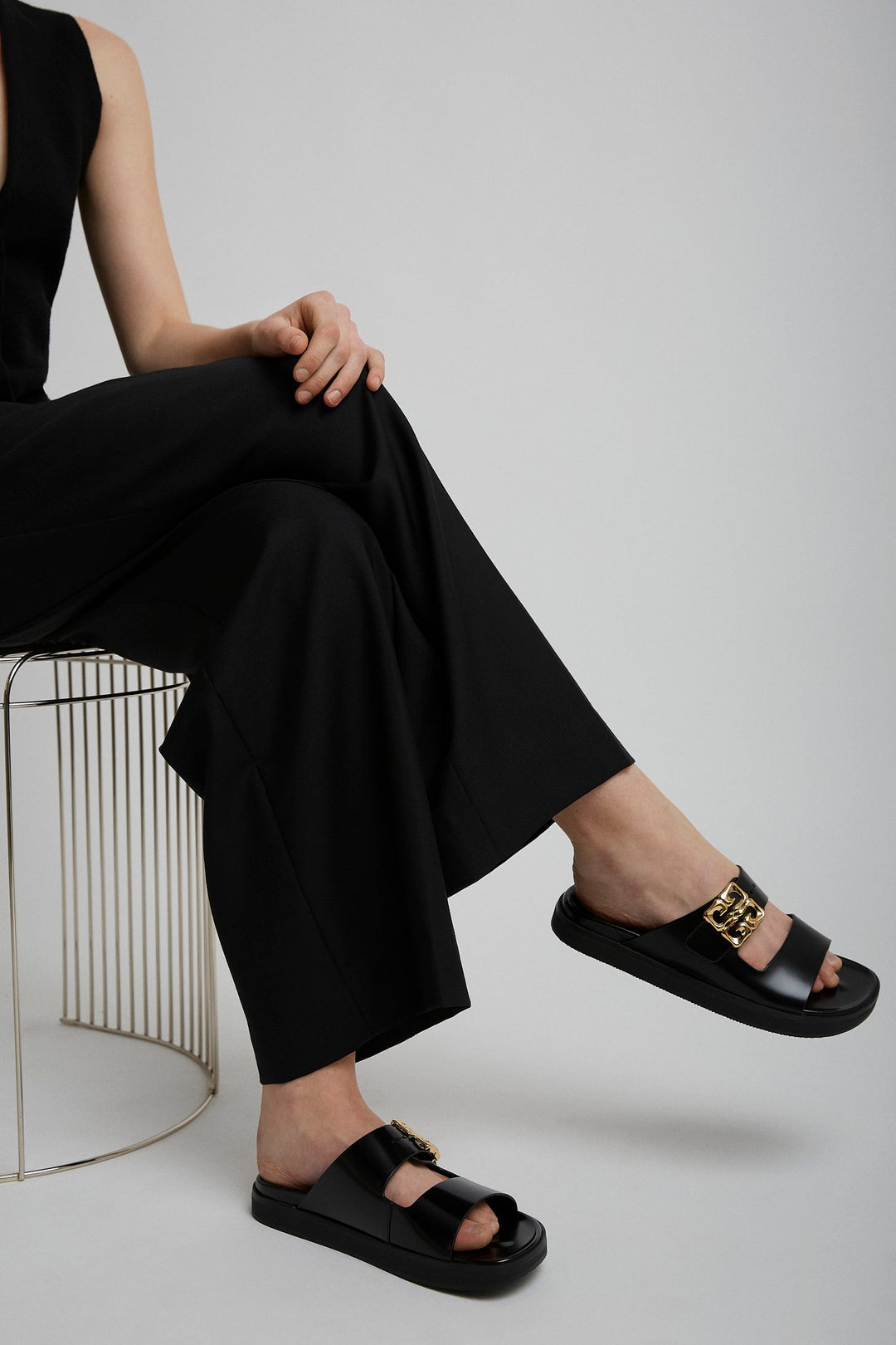 【関税込み】givenchy 4G' SANDALS Givenchy 4G Logo Flat Leather Slide Sandals FR 38/ US 7.5