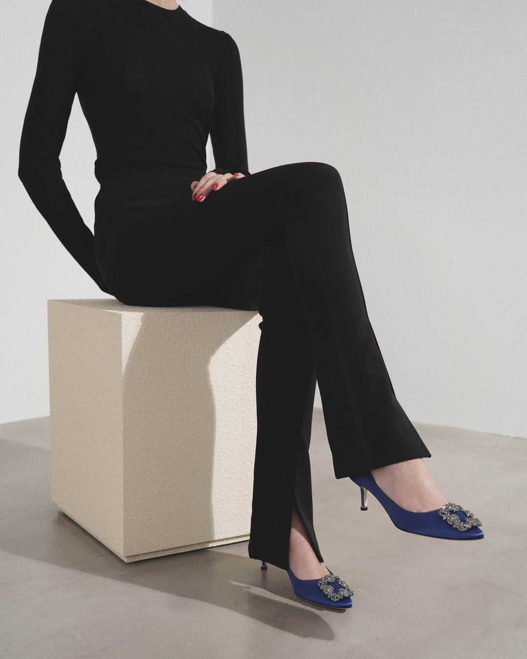Escarpins Manolo Blahnik Kadiya - Daim Rose, Bleu, Beige, Tailles 40.5 à 42