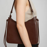 Gig medium cognac shoulder bag