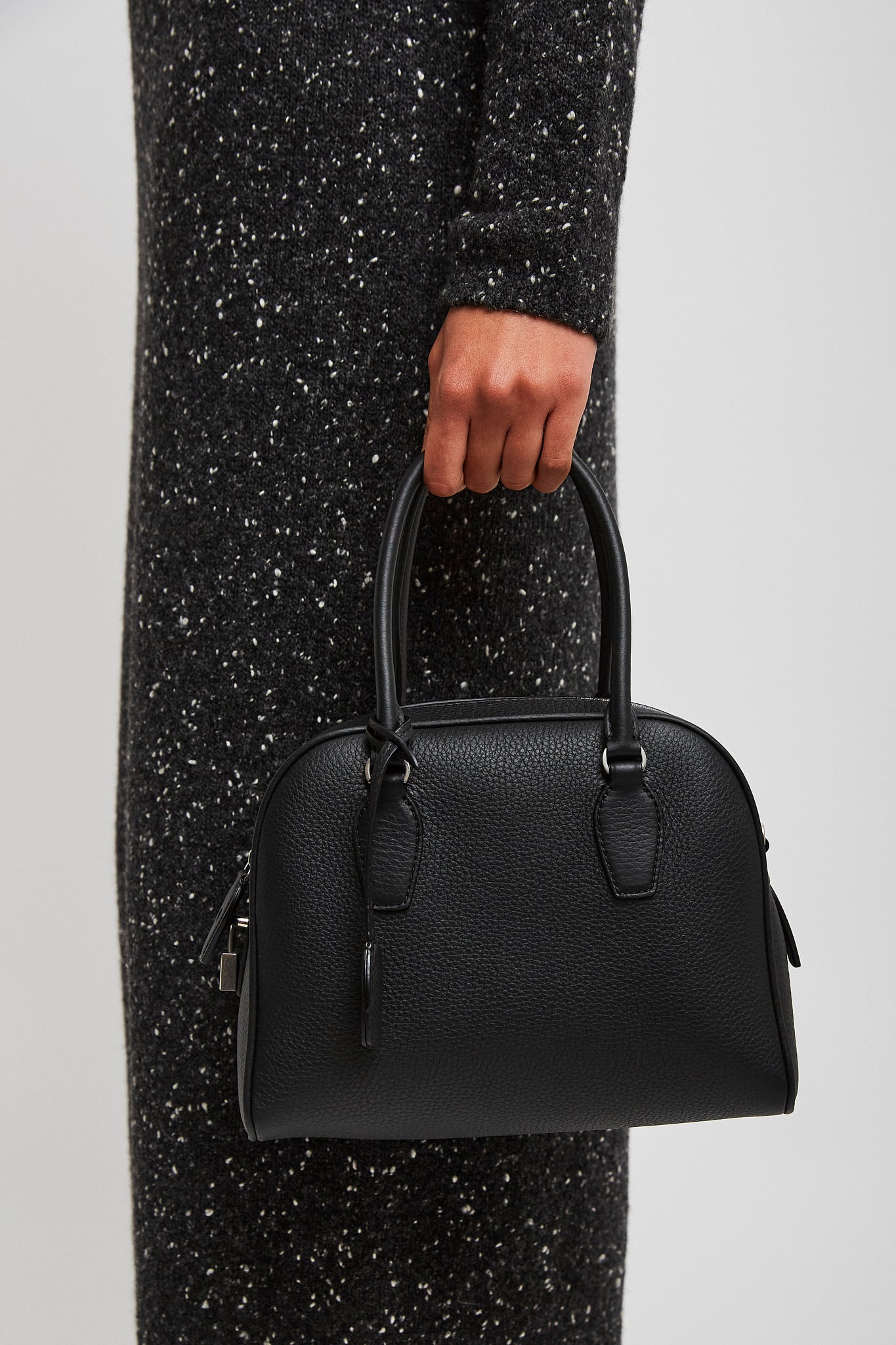 India 10.00 black top handle bag