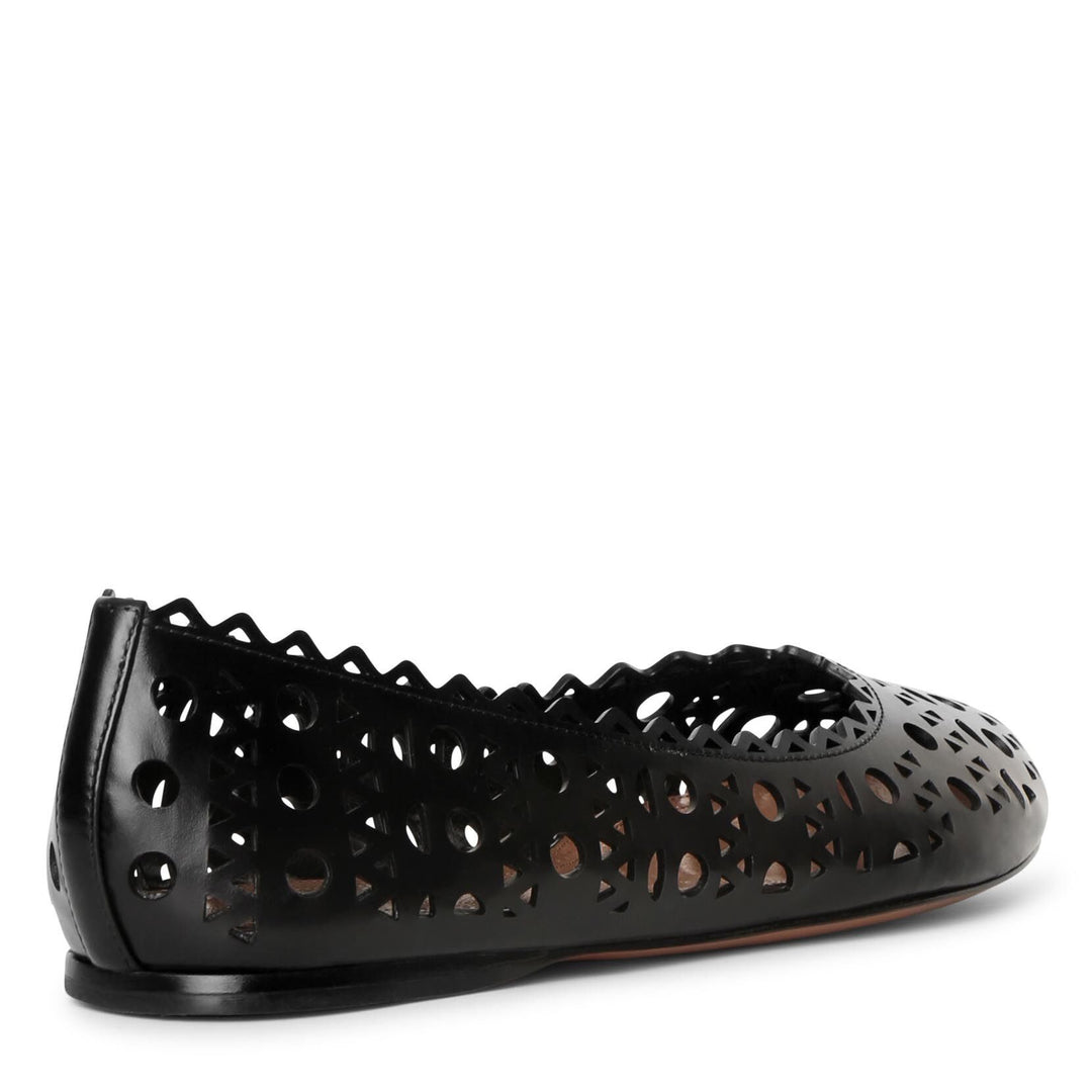 【ALAIA】Black laser cut leather round-toe【新品同様】 Alaïa | Black laser cut leather ballet flat | Savannahs