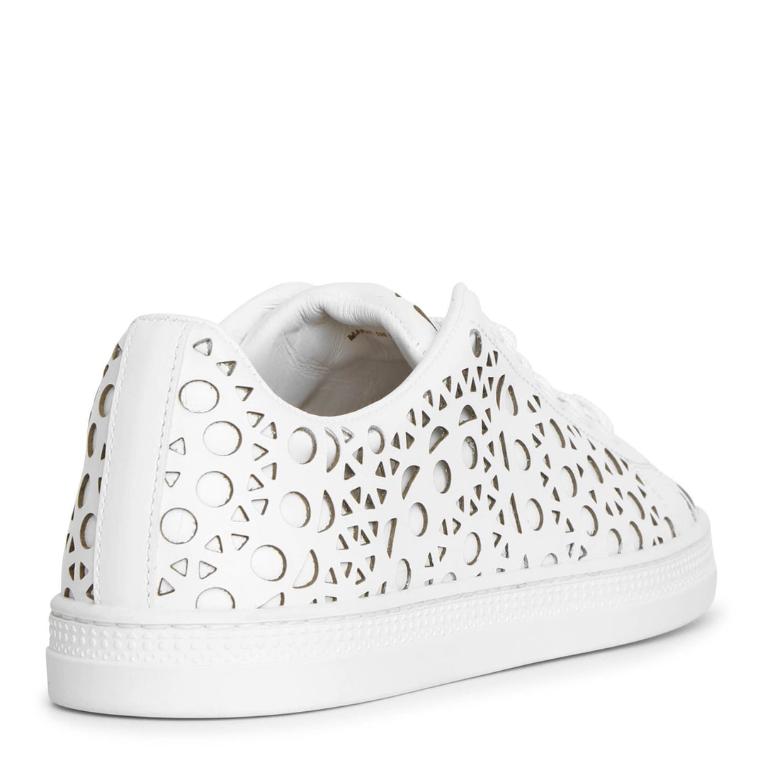 【ALAIA】レーザーカット レザー スニーカー ホワイト Alaïa | White laser cut leather sneakers | Savannahs