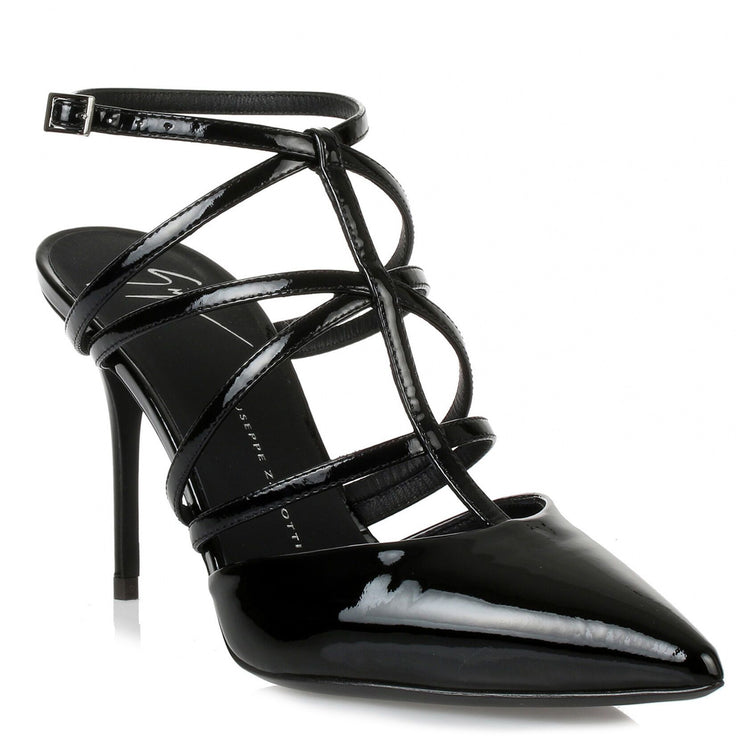 Black patent leather pump