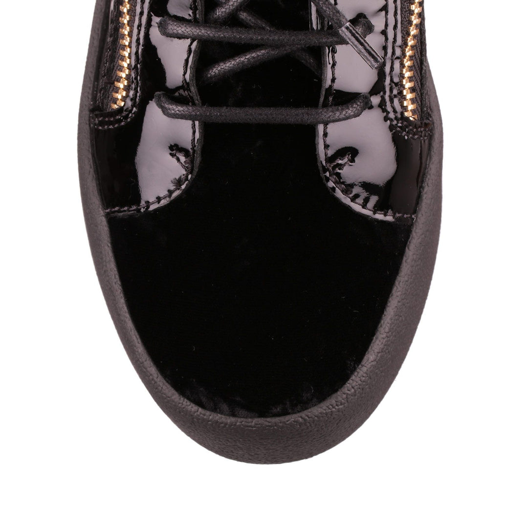 シューズ・サンダルその他 The Row Black sneaker in pony and velvet The Row Women's Sneaker In Pony And Velvet | ShopSimon
