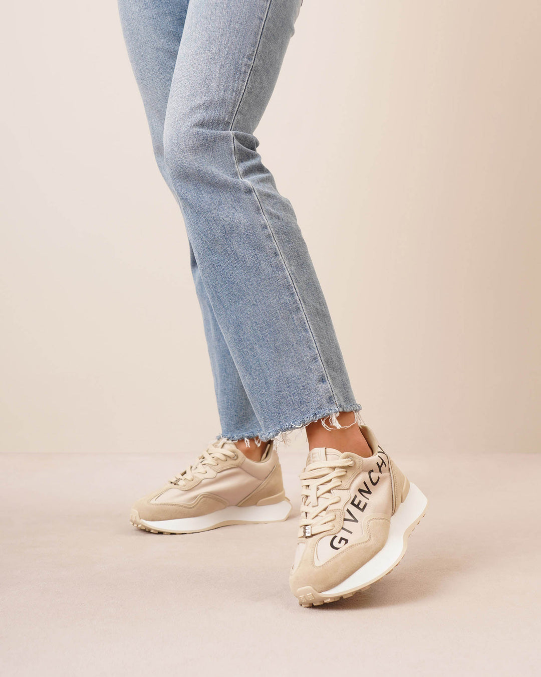 スニーカー GIVENCHY TEXTURED TECHNICAL CANVAS AND SUEDE GIV SNEAKERS Givenchy GIV 1 LIGHT SNEAKERS IN TECHNICAL CANVAS AND SUEDE