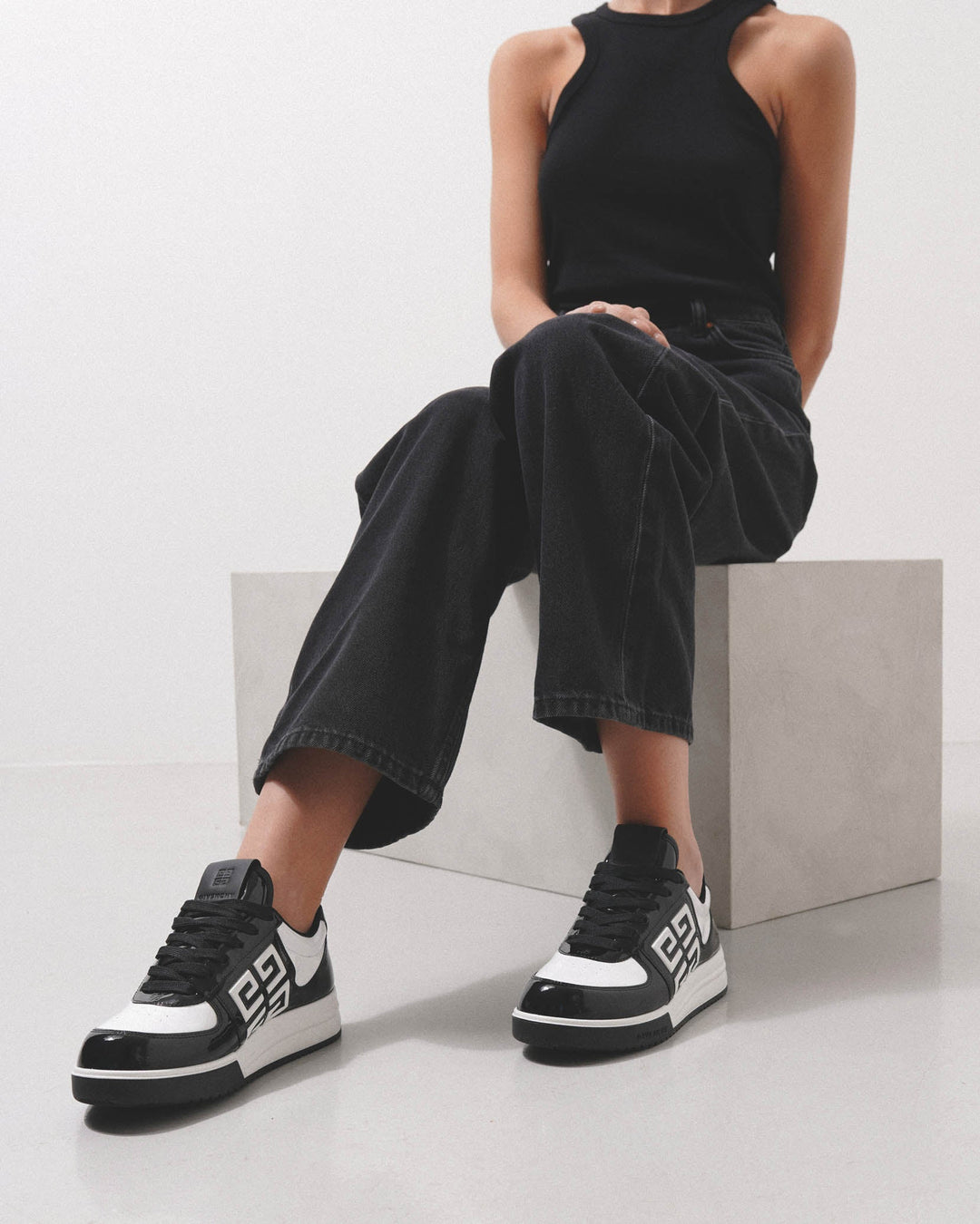Givenchy | G4 low top white leather sneakers | Savannahs