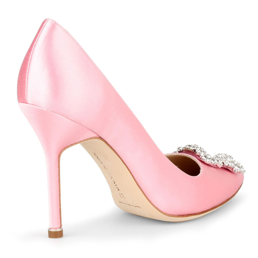 Manolo Blahnik | Hangisi 105 light pink satin pump | Savannahs