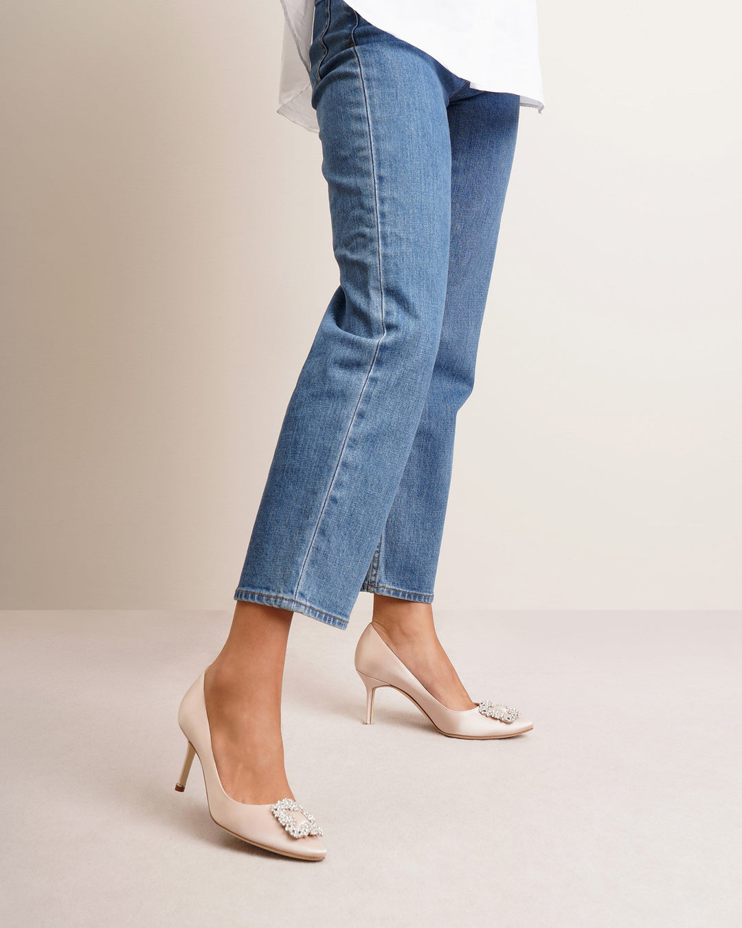 Manolo Blahnik | Hangisi 70 nude satin pumps | Savannahs