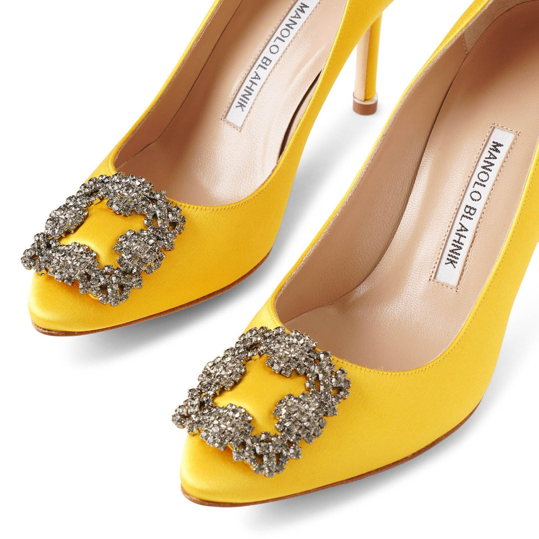 Manolo Blahnik | Hangisi 90 yellow satin pumps | Savannahs