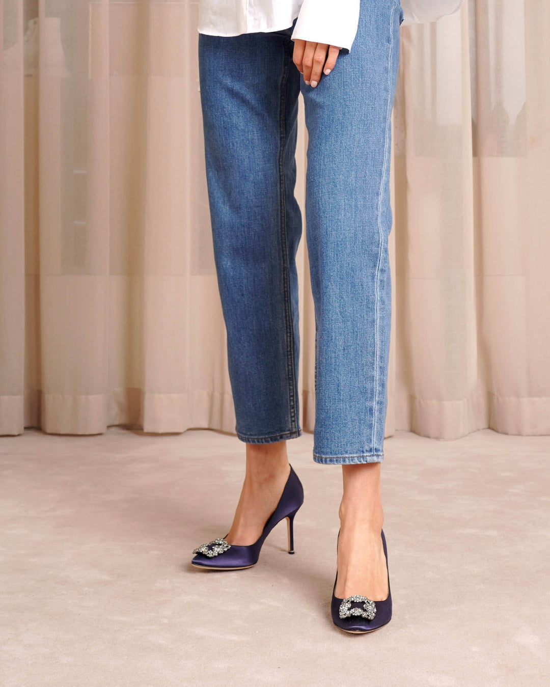 Manolo Blahnik Hangisi 90 navy satin pumps Savannahs