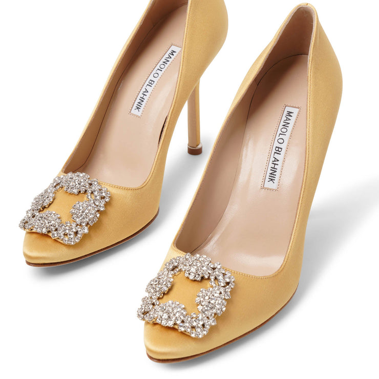 Manolo Blahnik | Hangisi 105 gold satin pumps | Savannahs